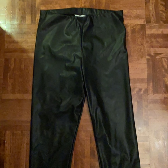 H&M faux leather high waist leggings - Picture 3 of 8